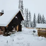 Apartment Urige Waldbienenhuette