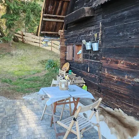 Apartment Urige Waldbienenhütte *