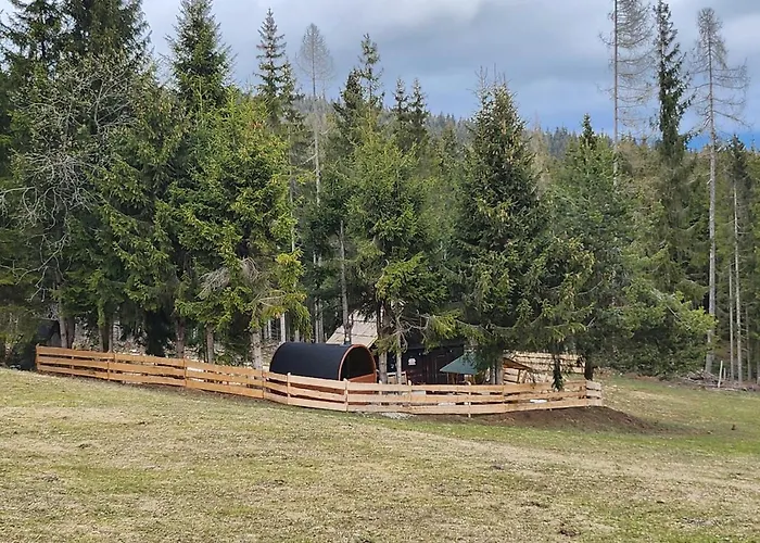 Urige Waldbienenhuette * Diex