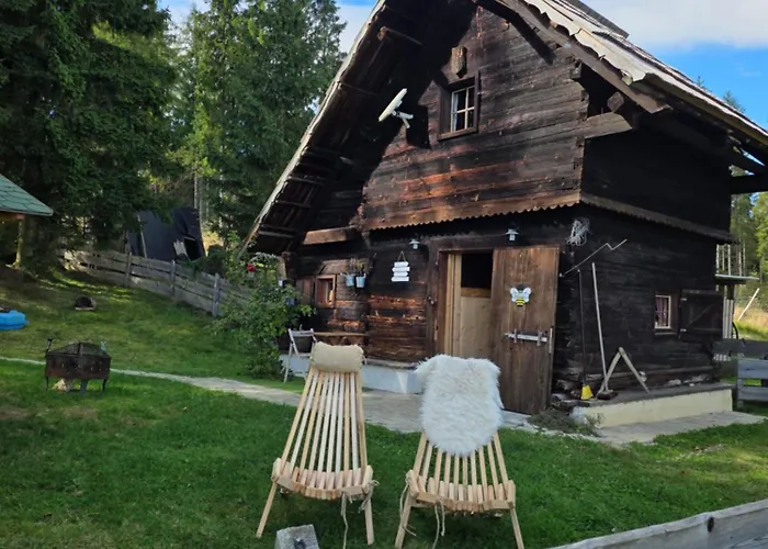 Urige Waldbienenhütte Diex